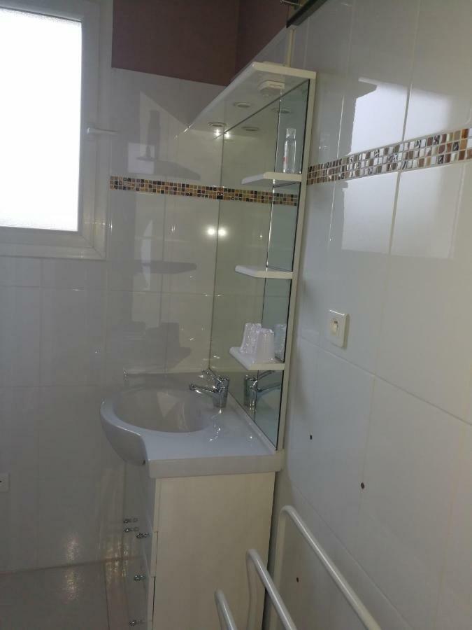 Comme Chez Vous Apartment Ruelle-sur-Touvre Екстериор снимка