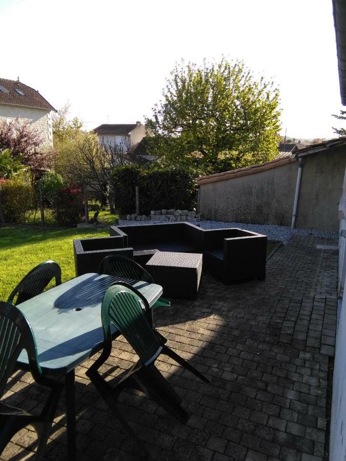 Comme Chez Vous Apartment Ruelle-sur-Touvre Екстериор снимка
